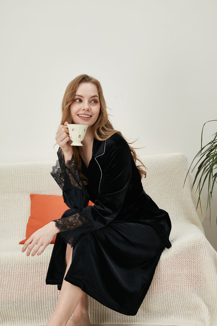 Women's velvet comfortable diamond bathrobe