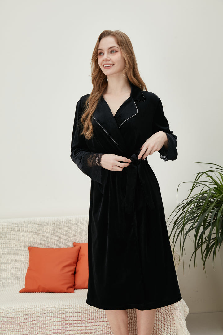 Women's velvet comfortable diamond bathrobe