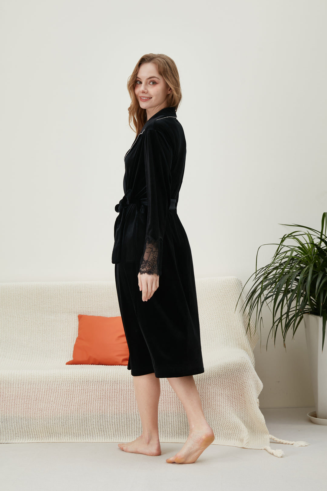 Women's velvet comfortable diamond bathrobe