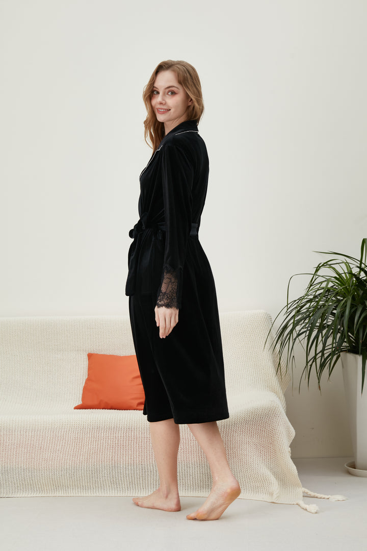 Women's velvet comfortable diamond bathrobe